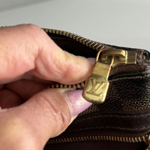 LOUIS VUITTON
Mott crossbody bag - Picture 5 of 8